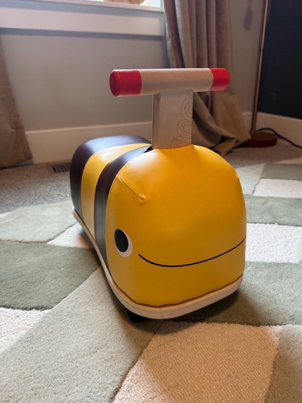 Bee Ride-On Buggy - Picture 2 of 4